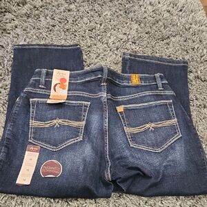 Womens Aura Instantlt Slimming Capri